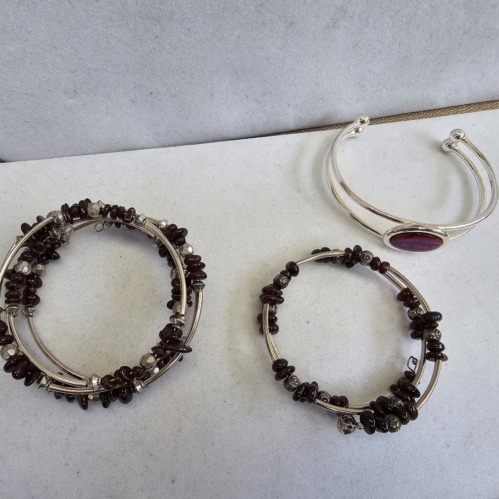 SET! Natural Garnet Bracelets and Red Abalone Bracelet Expandable Sizing (SET) - Picture 6 of 12